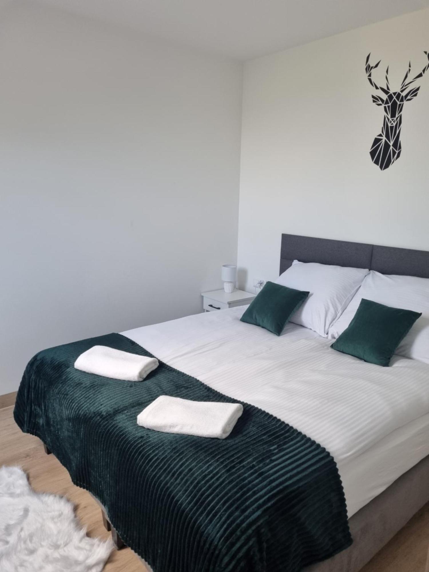 Apartamenty Jelen Pod Grapom Banska Nizna Экстерьер фото